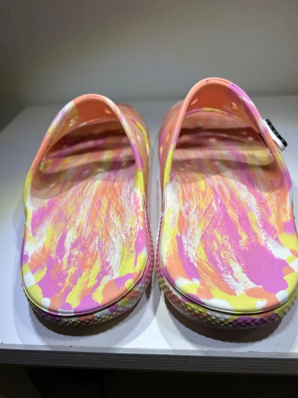 CROCS Classic Slide Sandals in Marbled Papaya |Size 9 - Picture 10 of 14